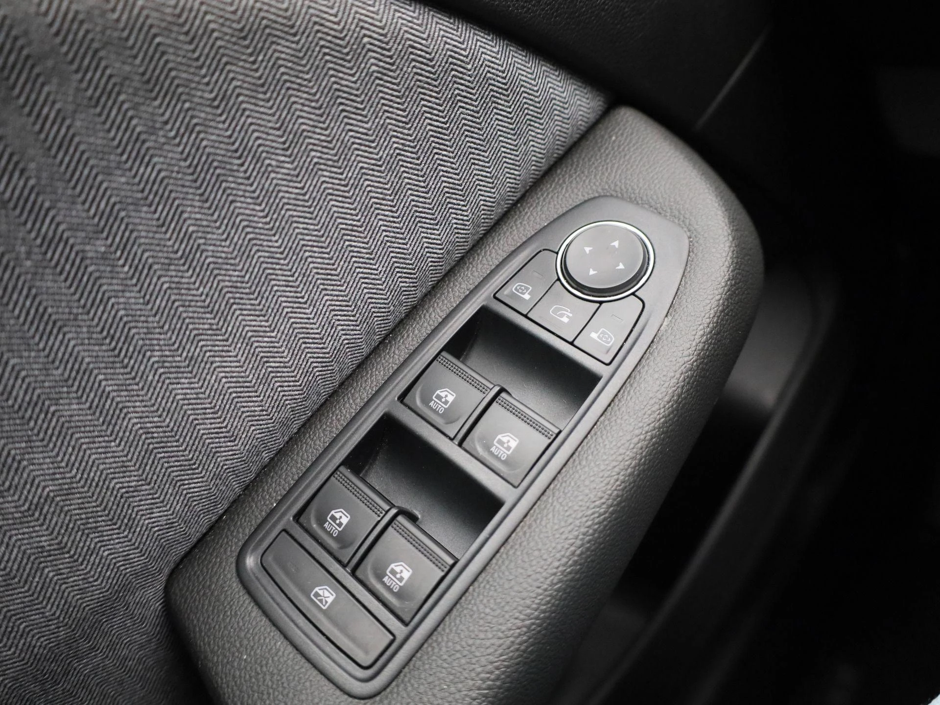 Renault-Clio-image-19