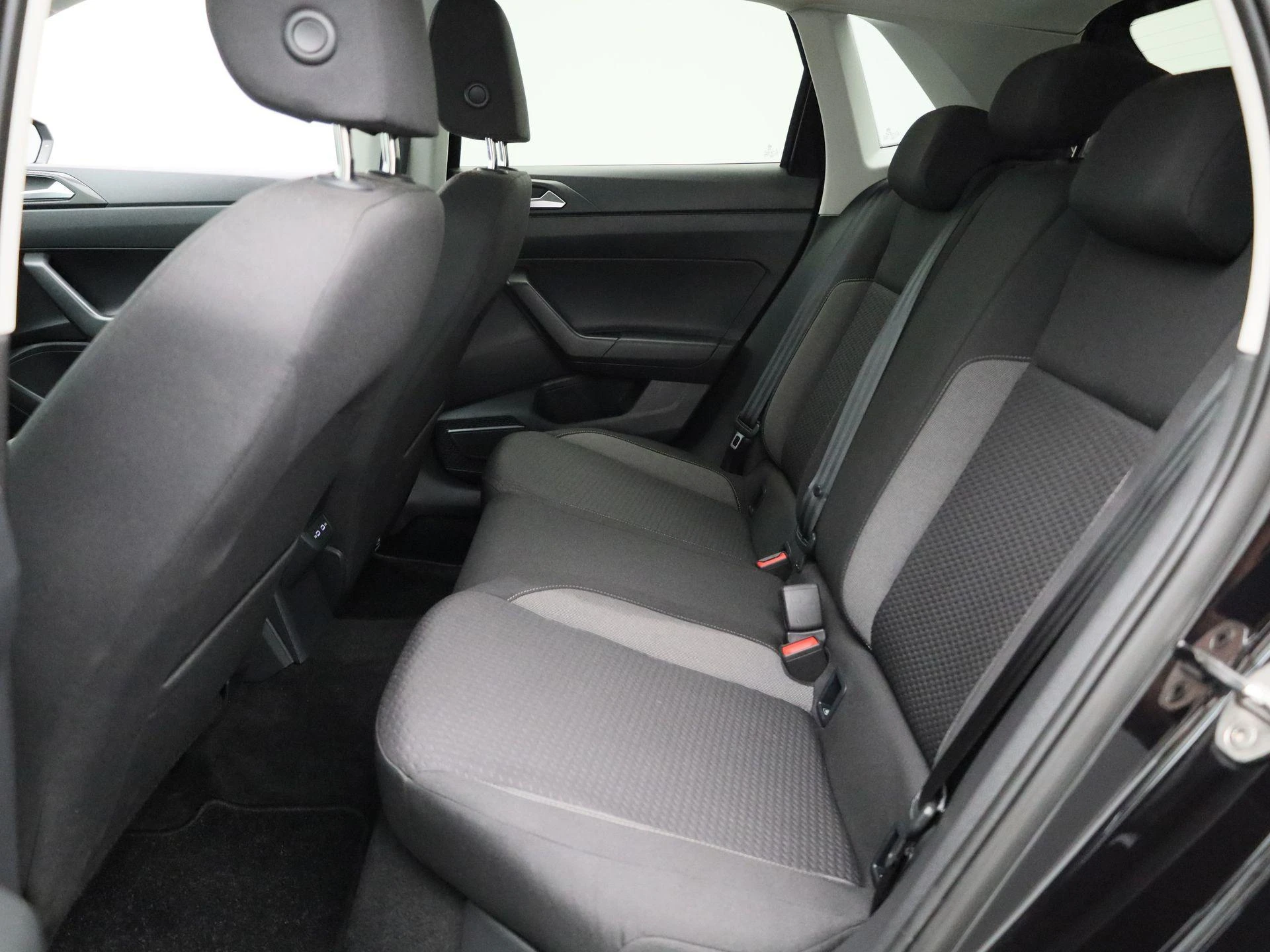 Volkswagen-Polo-image-11