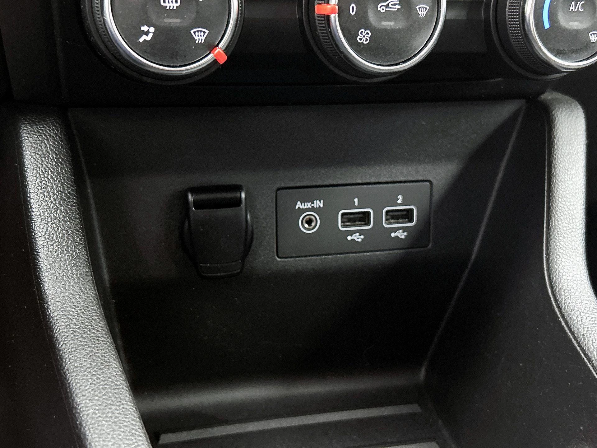 Renault-Clio-image-29