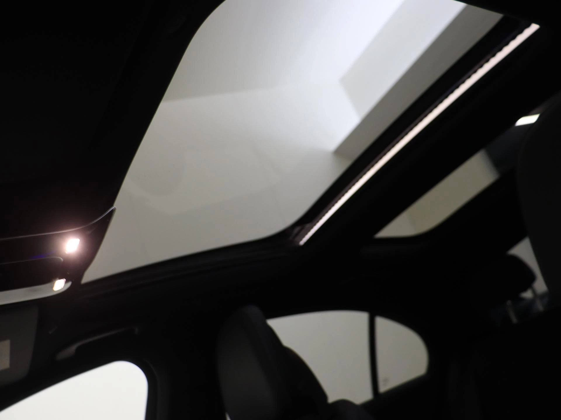 Mercedes-Benz-E-Klasse-image-35
