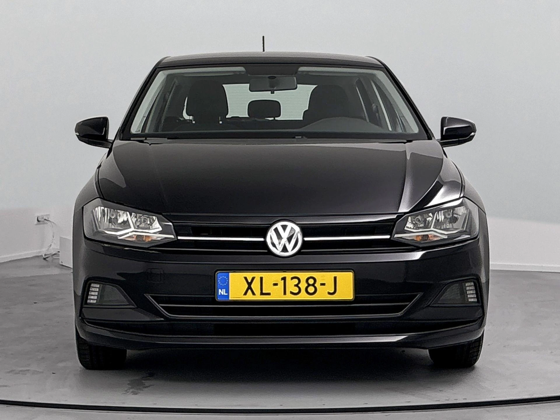 Volkswagen-Polo-image-4