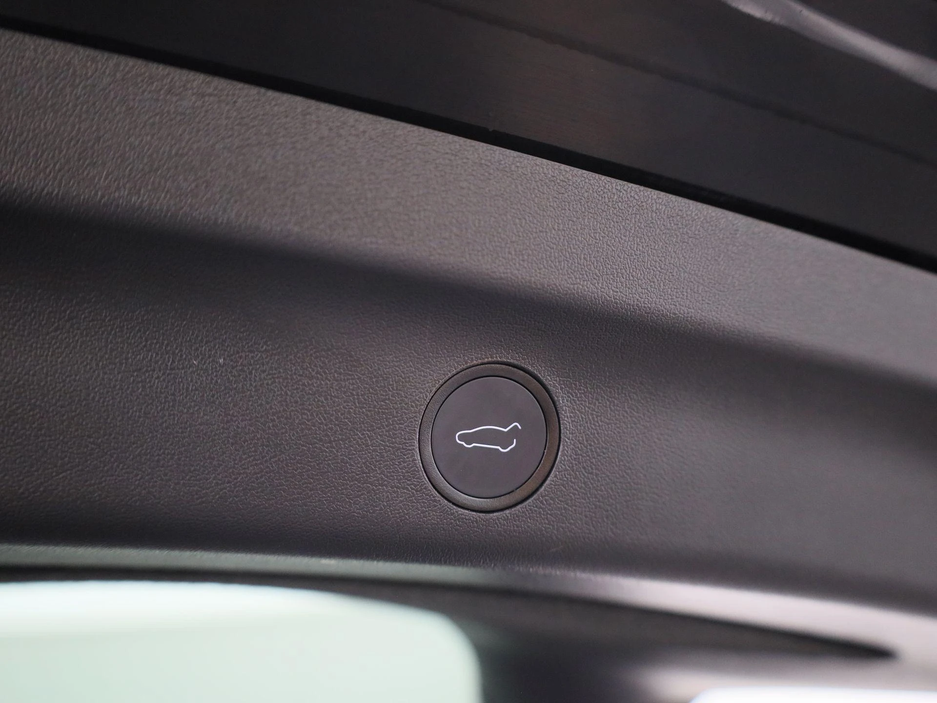 Tesla-Model Y-image-13