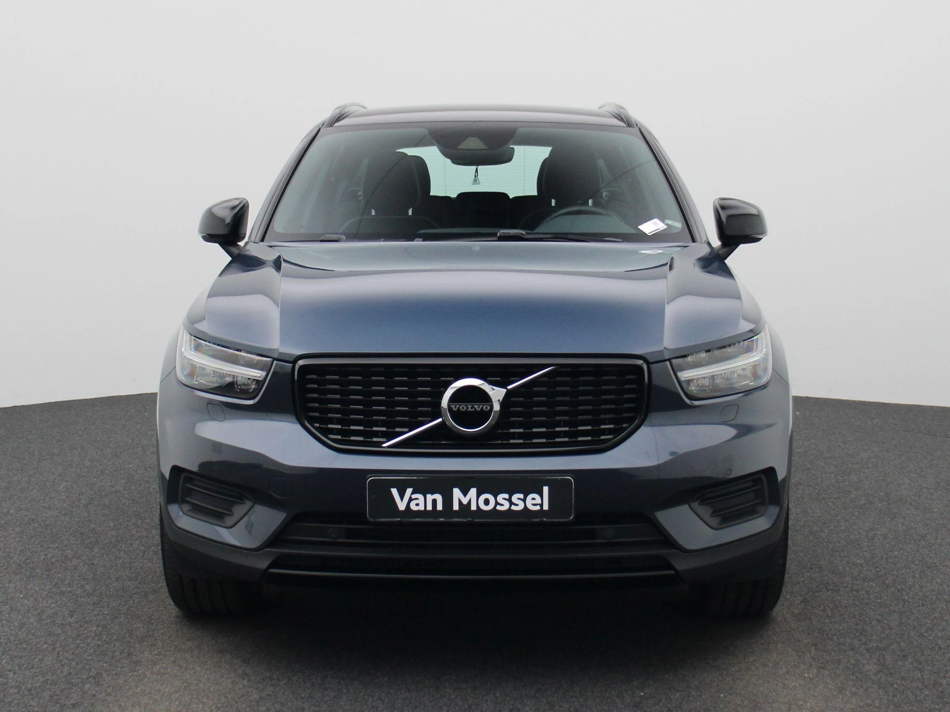 Volvo-XC40-image-2
