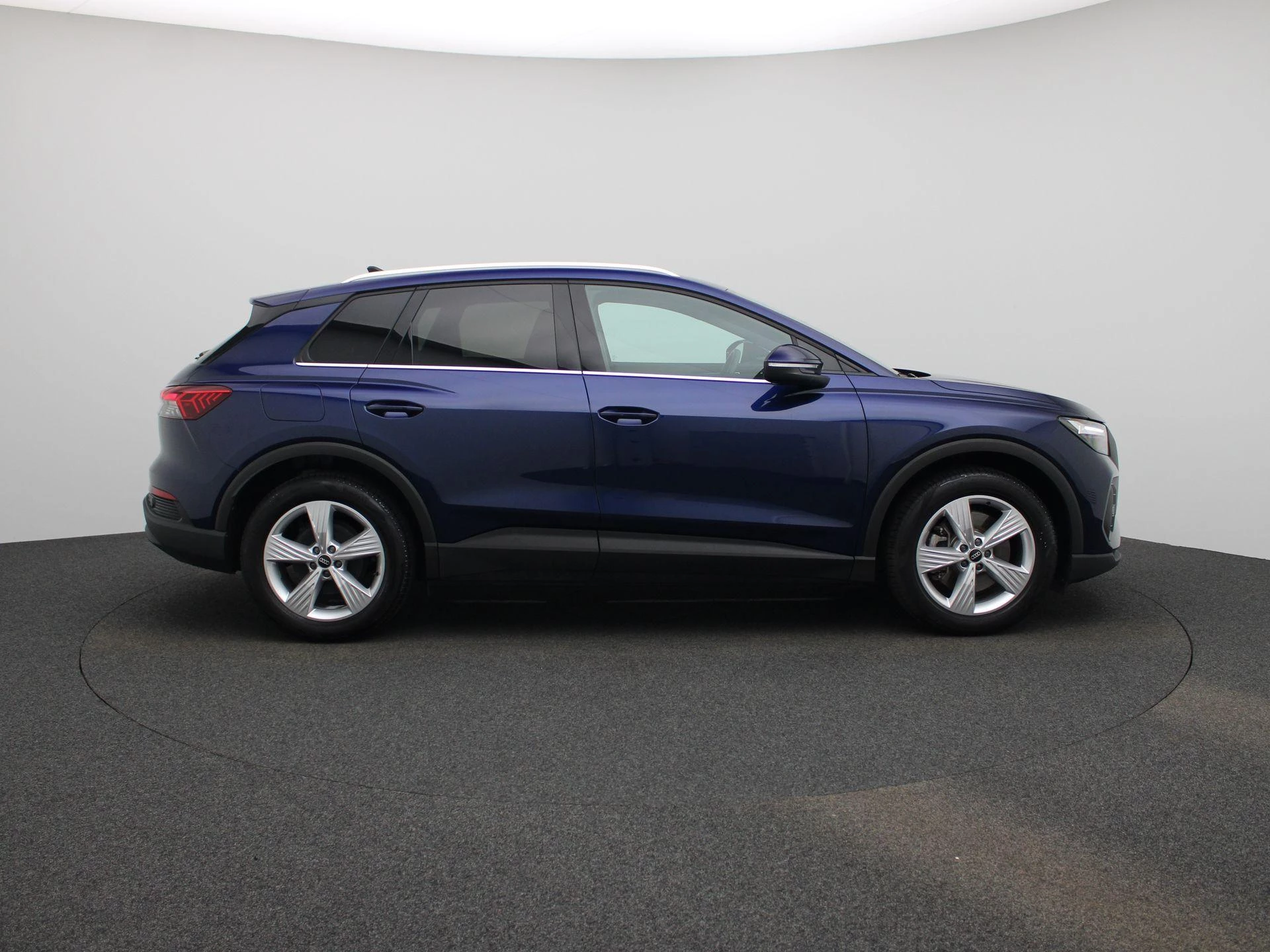 Audi-Q4 e-tron-image-5