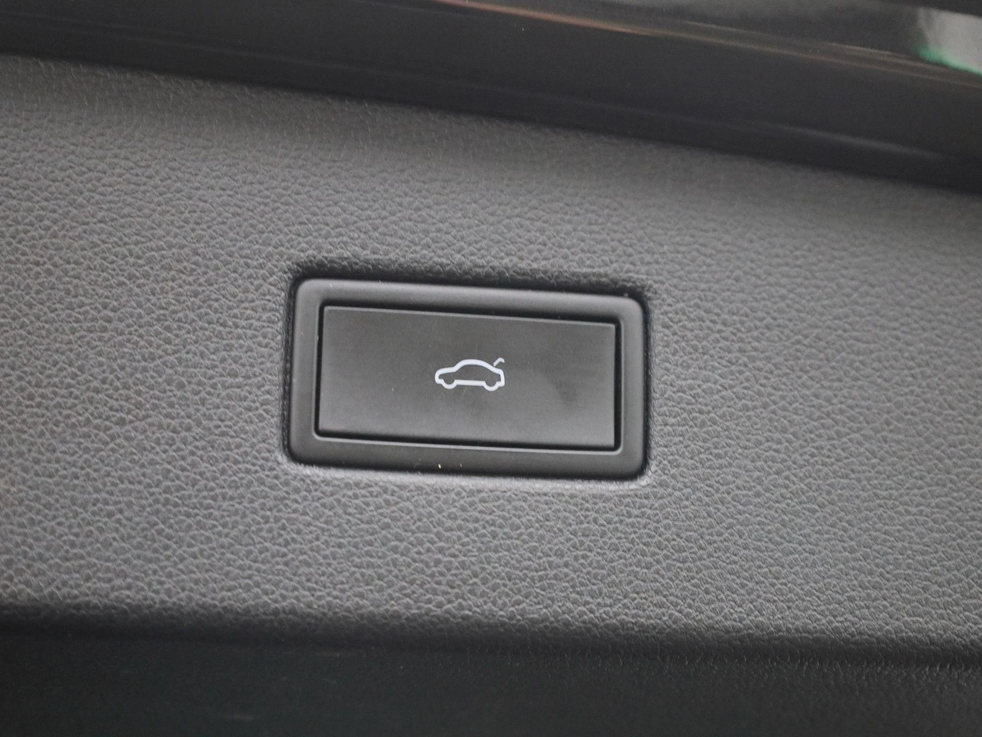 Volkswagen-Tiguan-image-14
