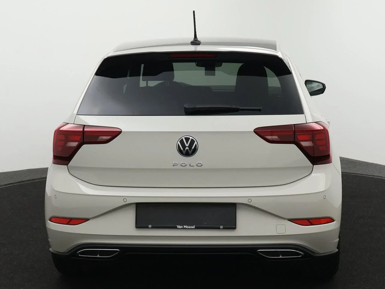Volkswagen-Polo-image-9
