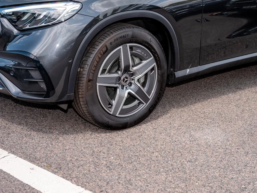 Mercedes-Benz-GLC 300 d-image-6