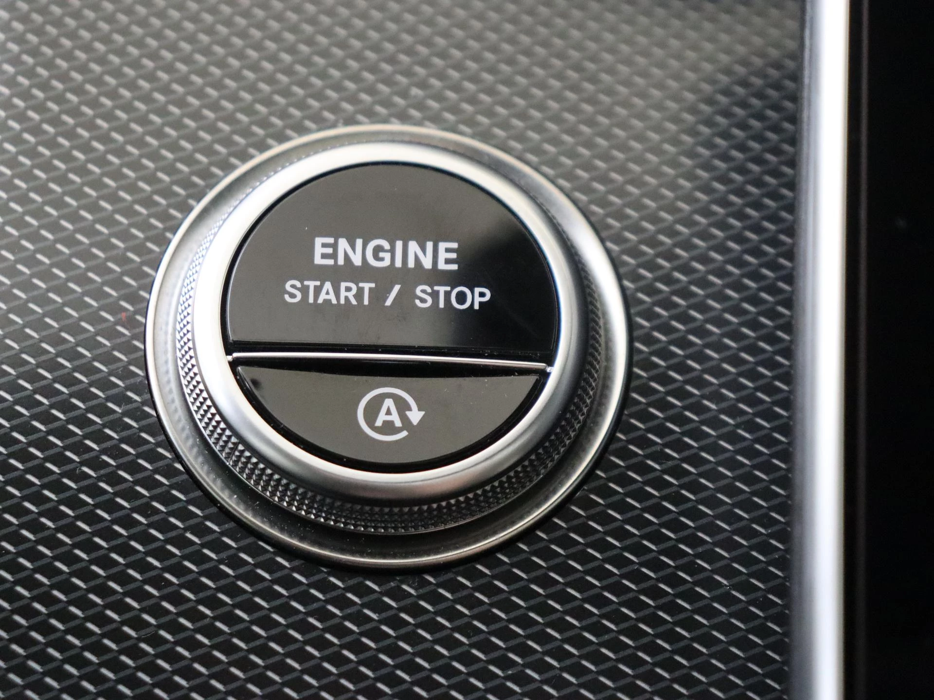 Mercedes-Benz-C-Klasse-image-20