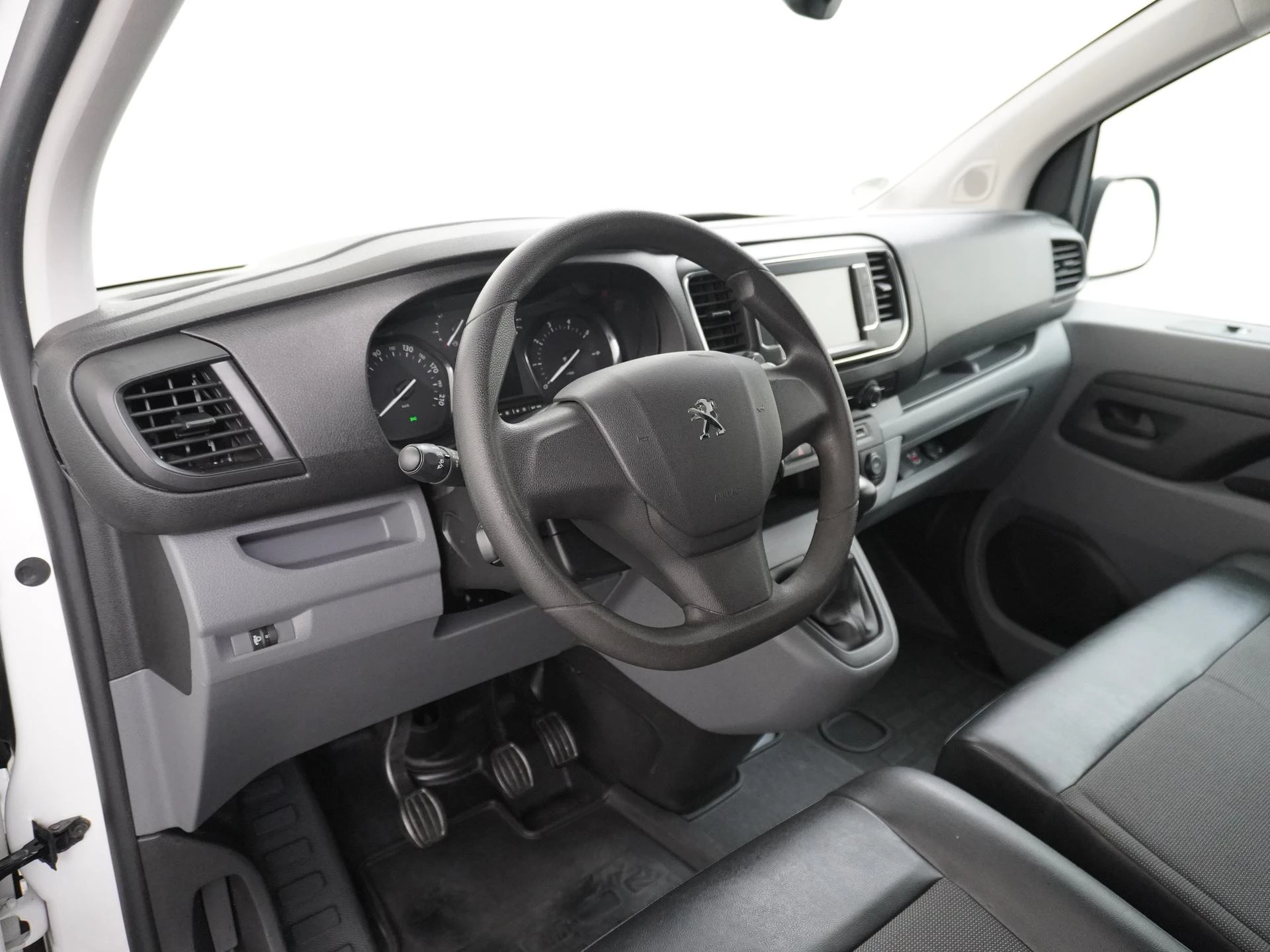 Peugeot-Expert-image-4