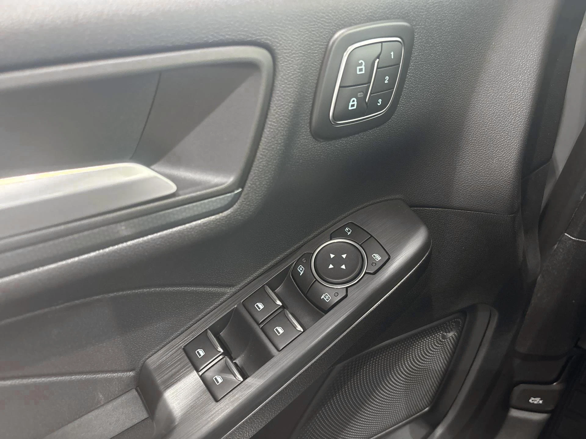 Ford-Kuga-image-9
