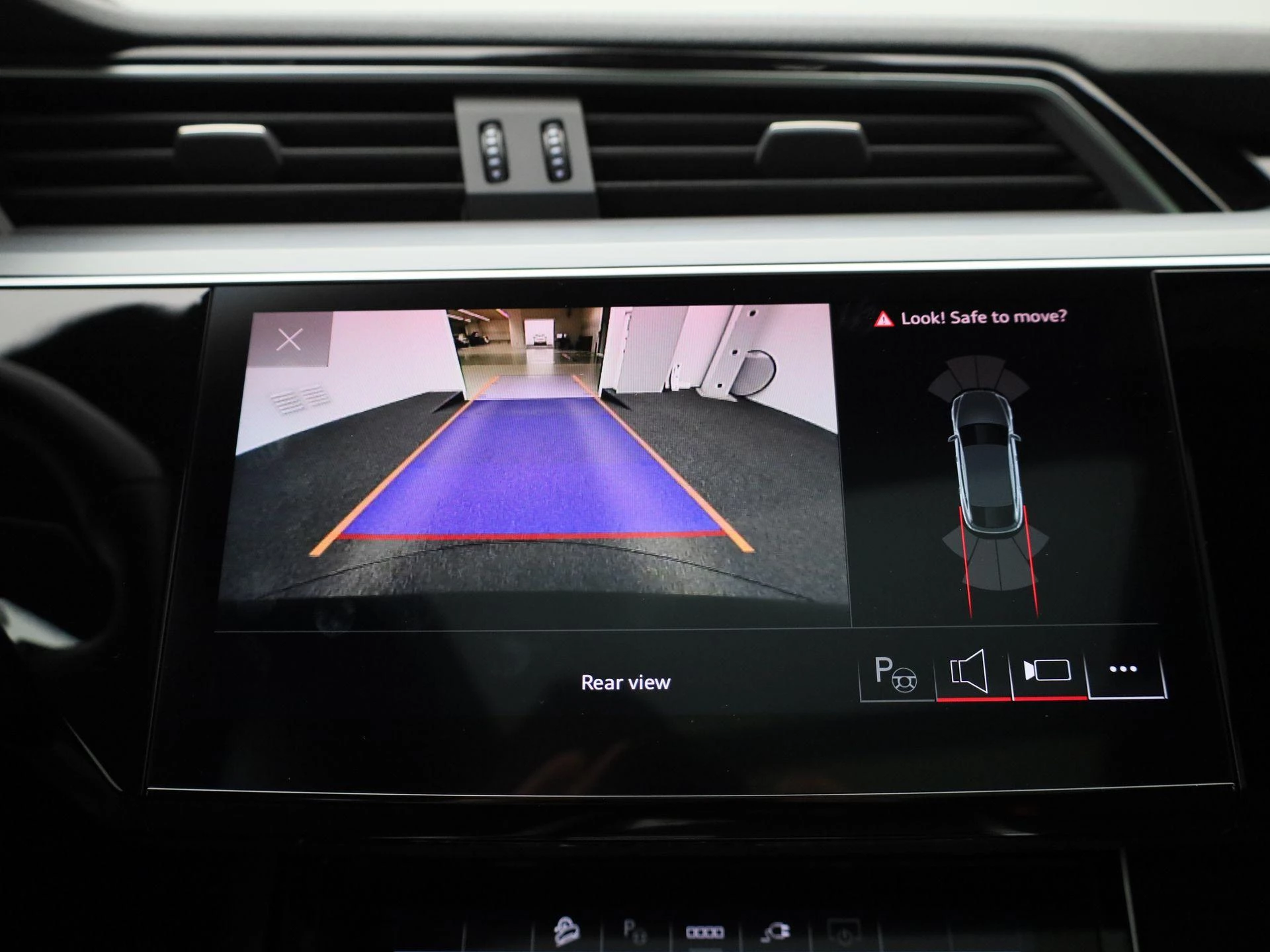 Audi-e-tron-image-31