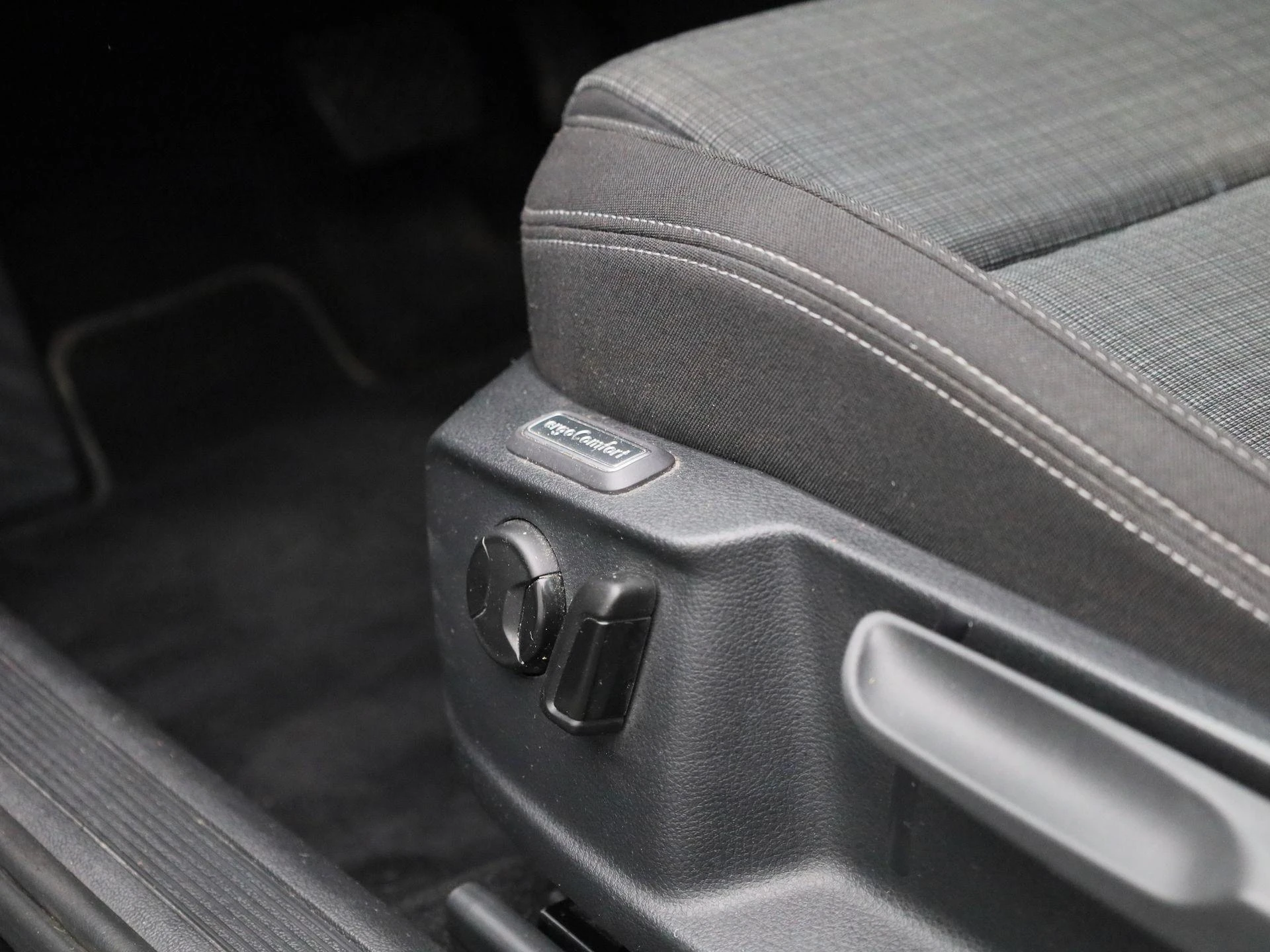 Volkswagen-Passat-image-30