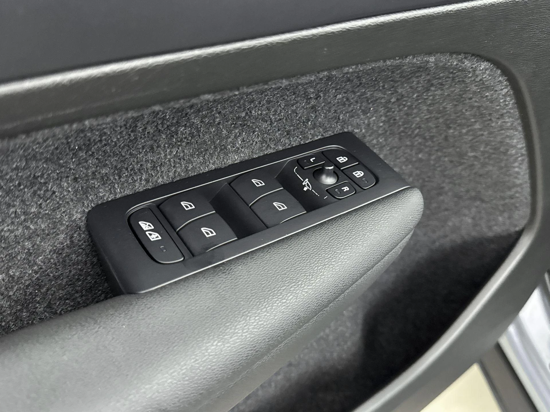 Volvo-XC40-image-13