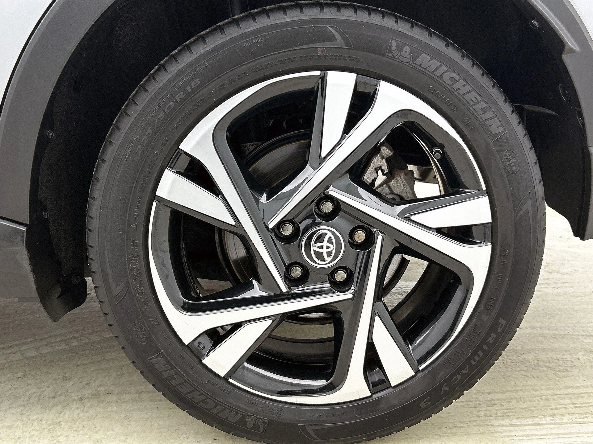 Toyota-C-HR-image-32