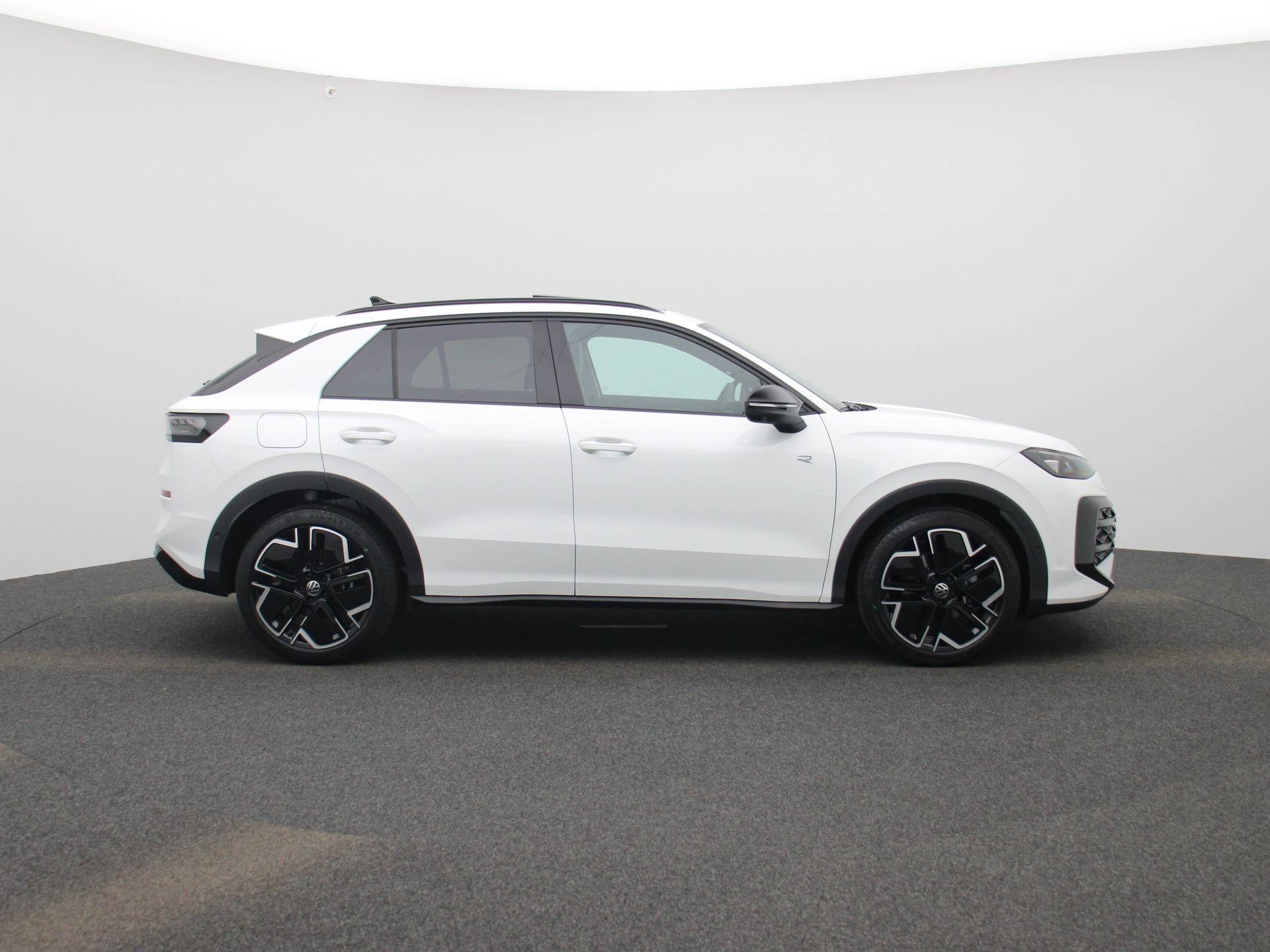 Volkswagen-T-Roc-image-5