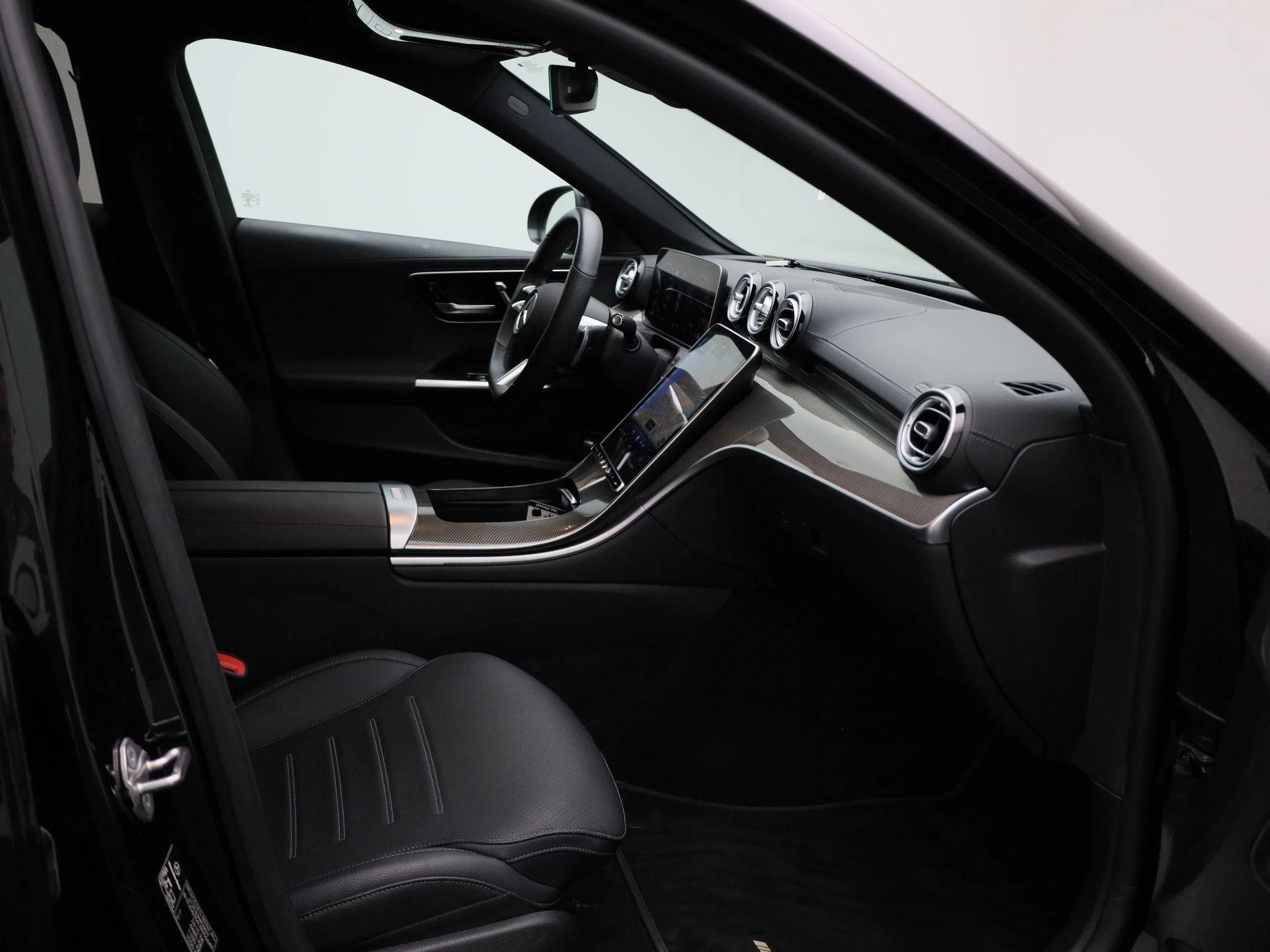 Mercedes-Benz-C-Klasse-image-34