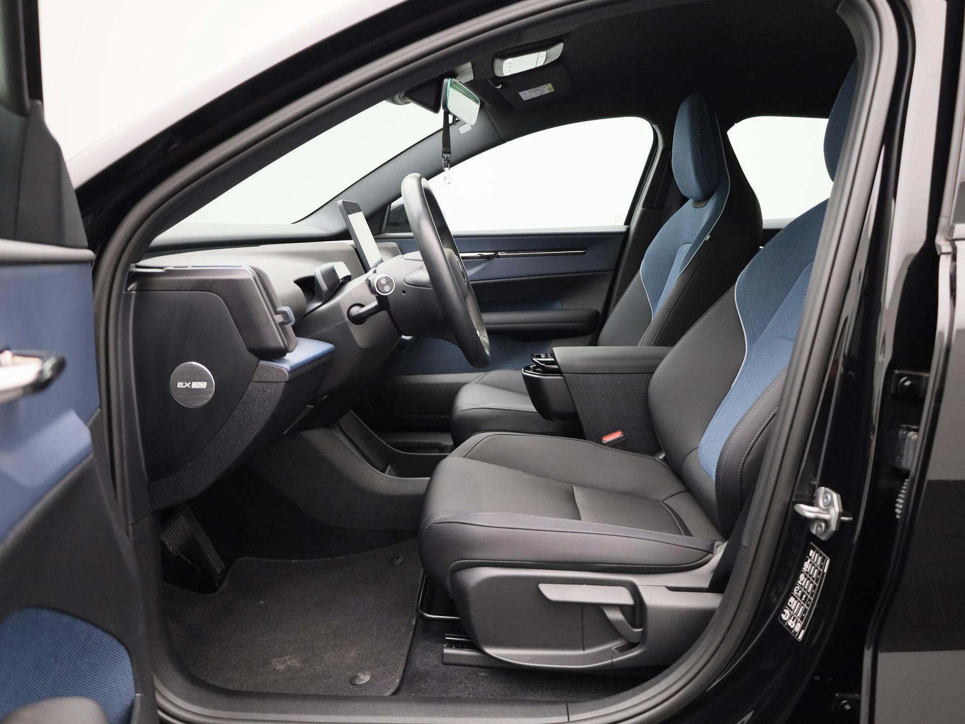 Volvo-EX30-image-8