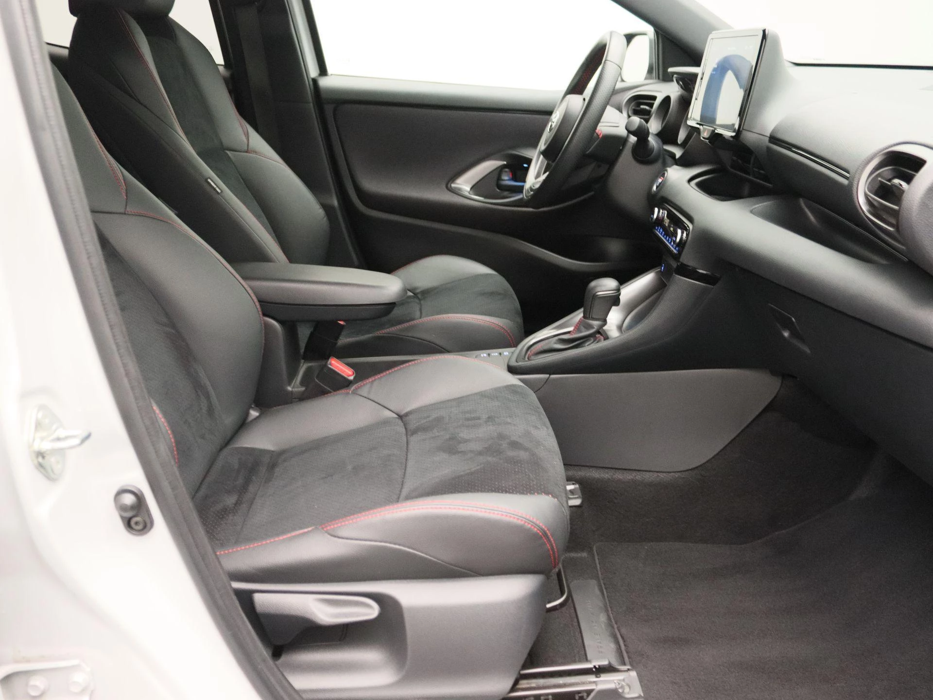 Toyota-Yaris-image-23