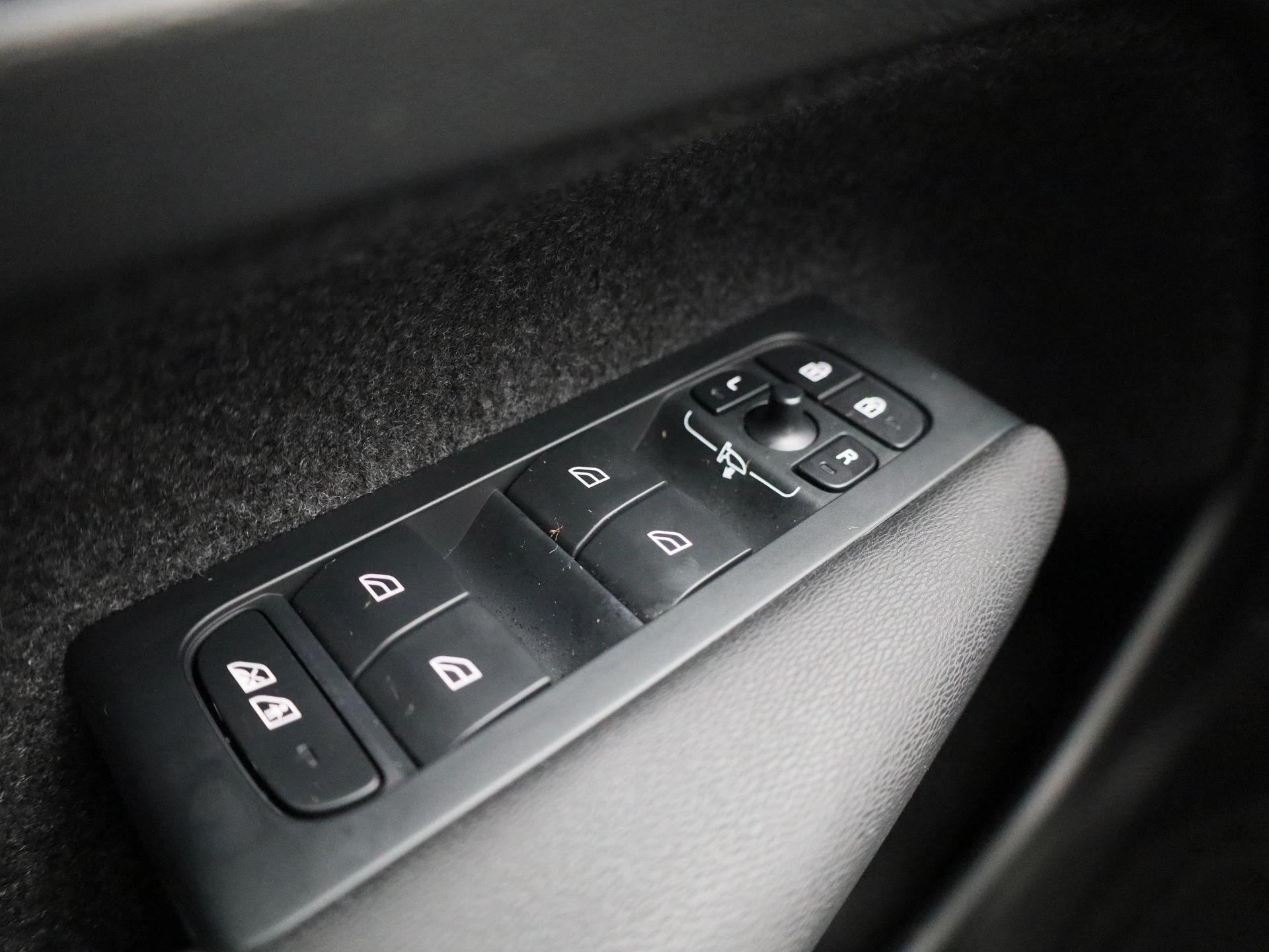 Volvo-XC40-image-23