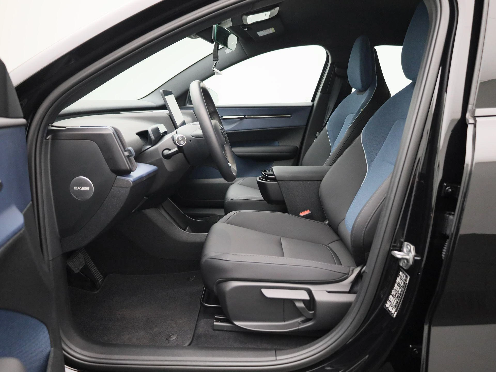 Volvo-EX30-image-10