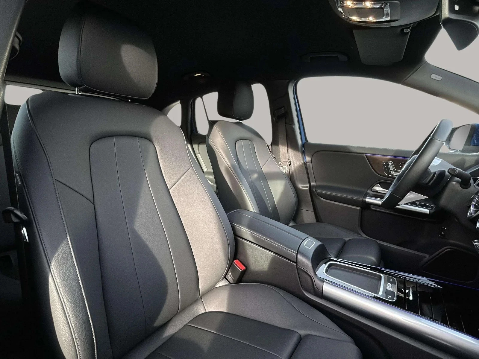 Mercedes-Benz-EQA-image-9