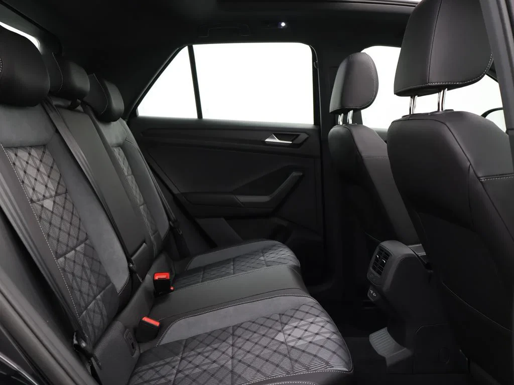 Volkswagen-T-Roc-image-11