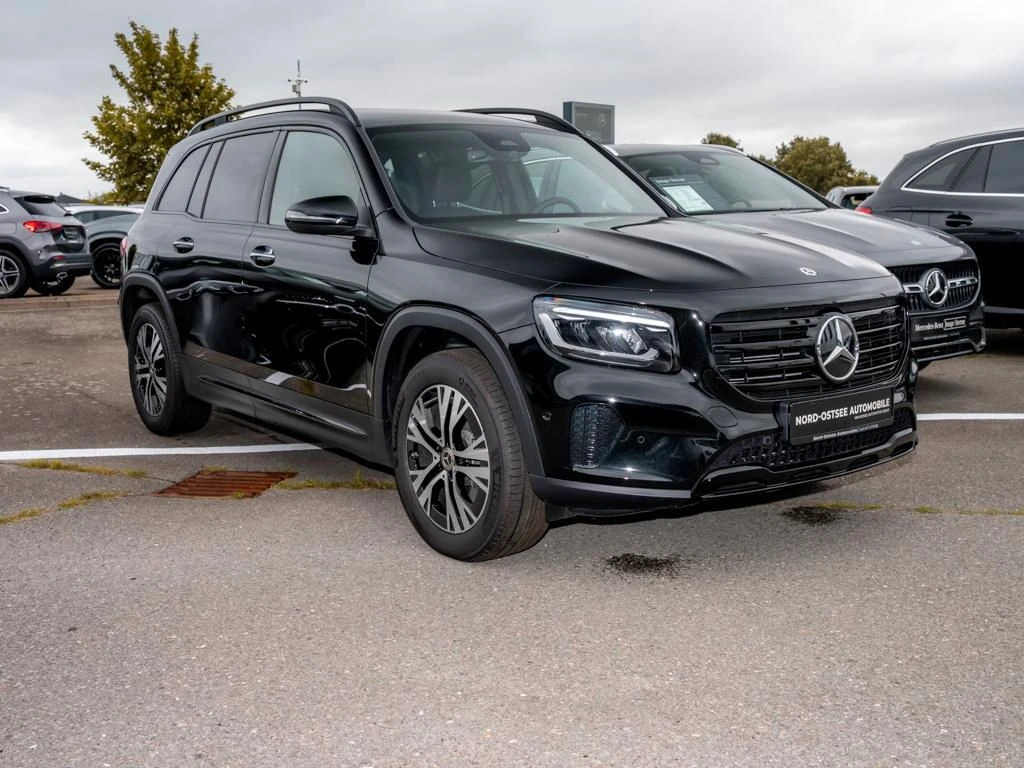 Mercedes-Benz-GLB 200 d-image-4