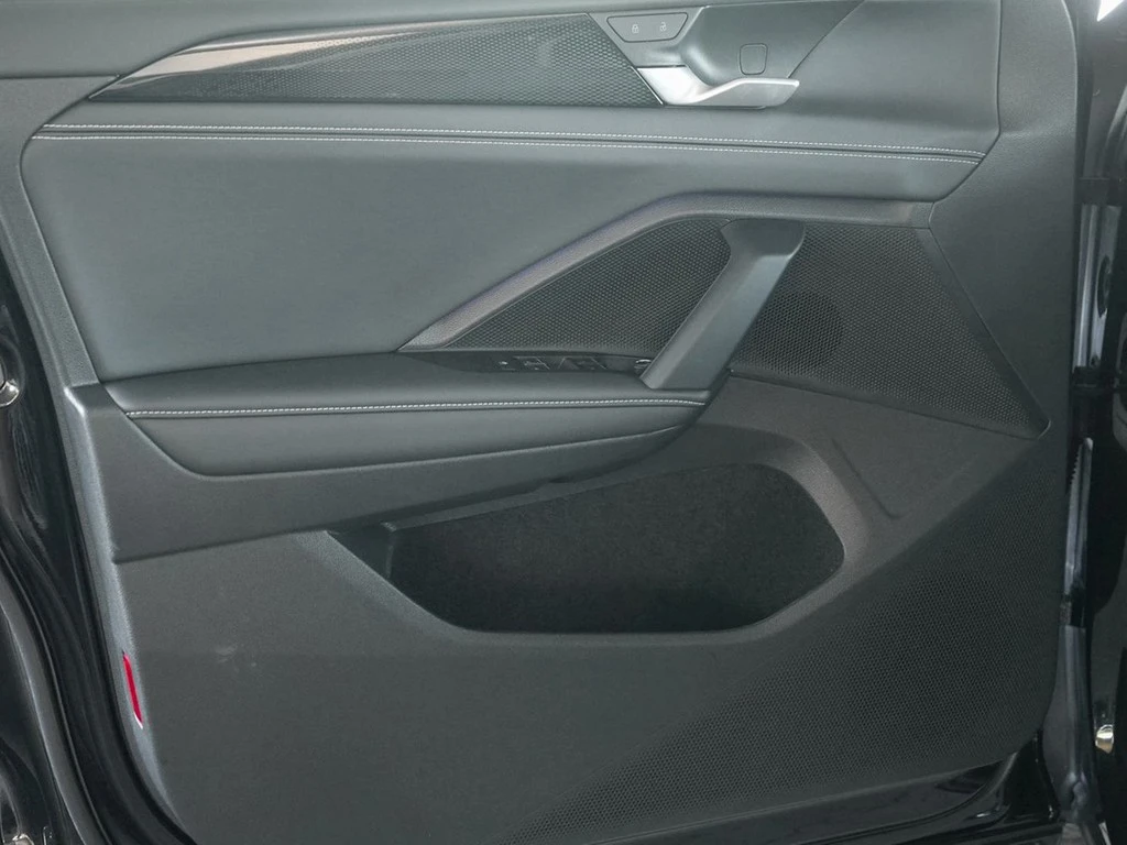 Volkswagen-Tiguan-image-17