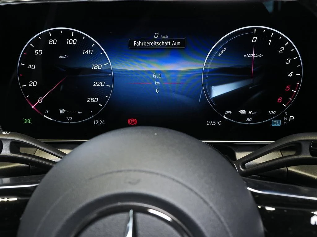 Mercedes-Benz-GLC 300 de-image-9
