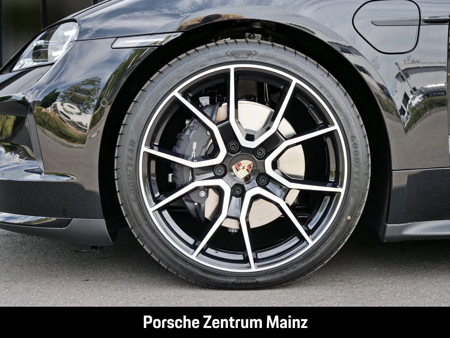 Porsche-Taycan-image-10