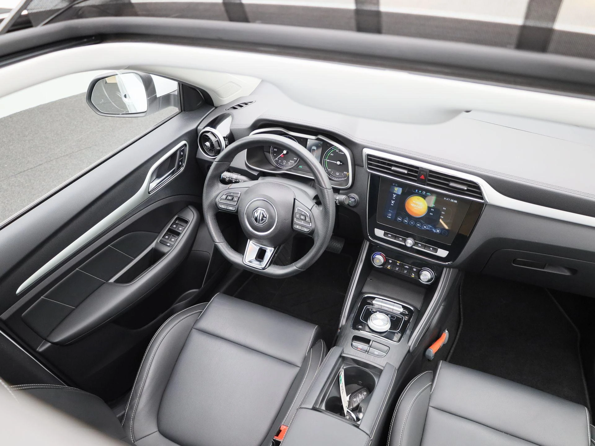 MG-ZS EV-image-31