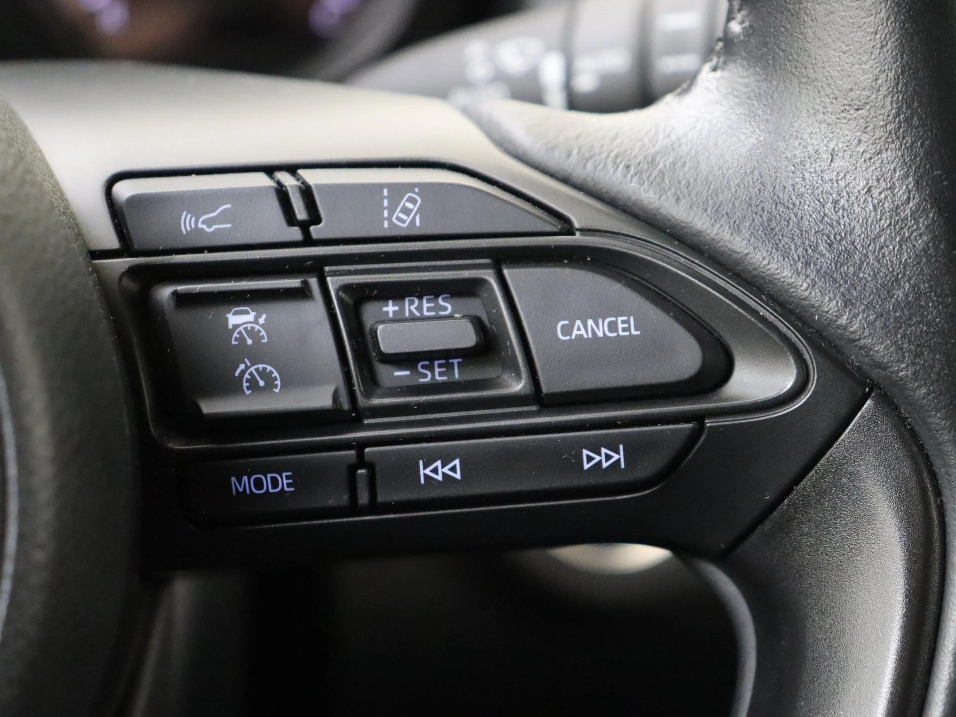 Toyota-Yaris-image-17