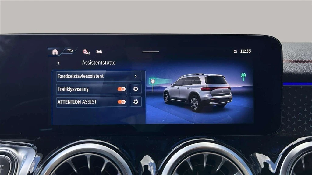 Mercedes-Benz-EQB-image-18