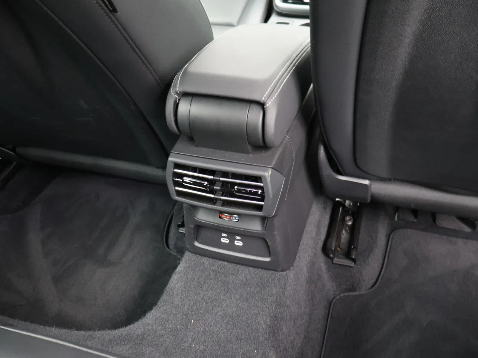 Audi A3 Sportback Audi A3 Sportback 30TFSI 116PK *AUTOMAAT*LEDER*NAVI*APP-CONNECT*ACC*LANE-ASSIST*...*