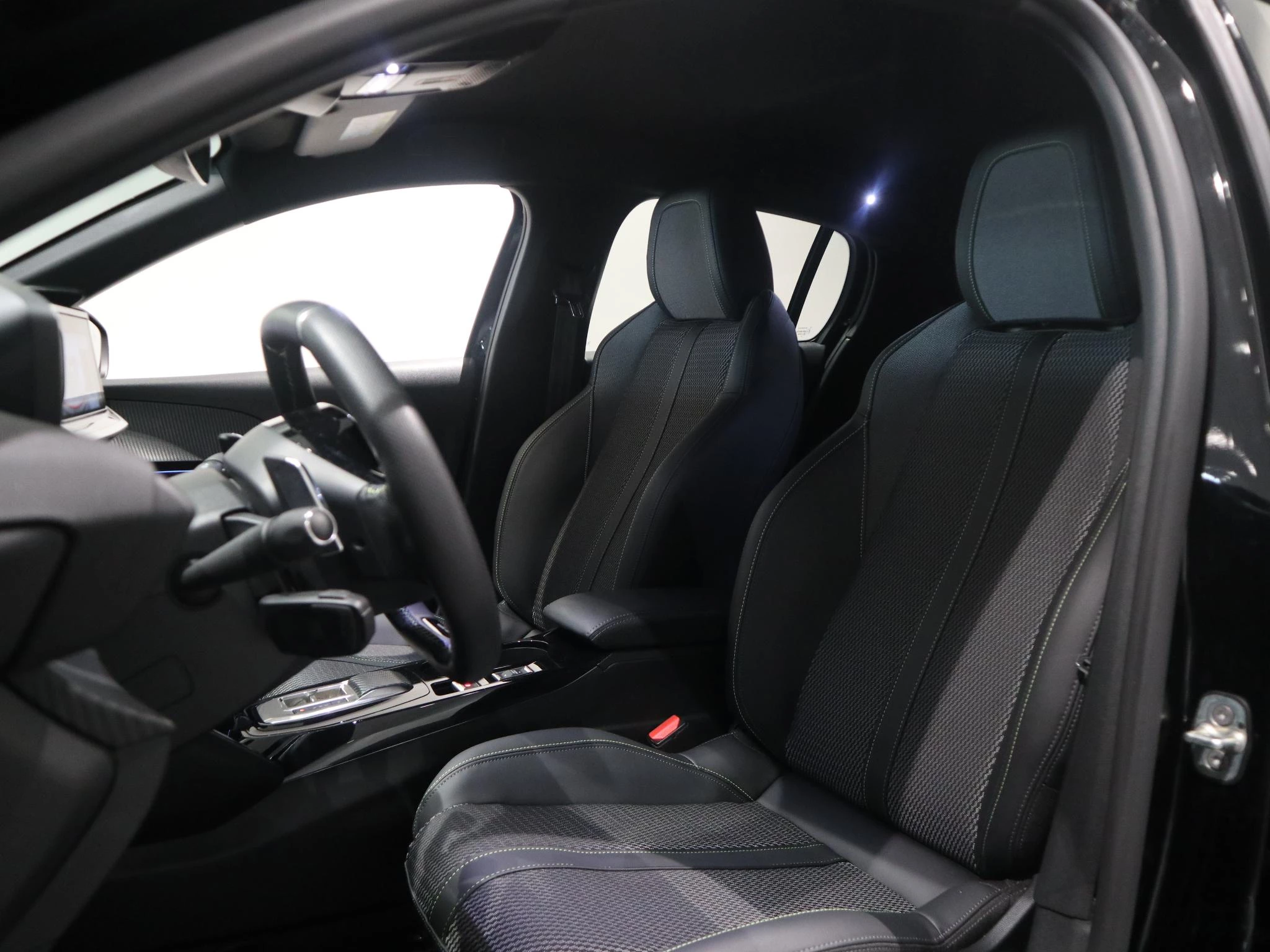 Peugeot-208-image-4