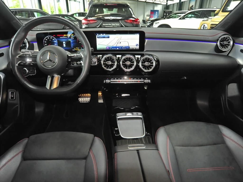 Mercedes-Benz-CLA 250 e-image-13