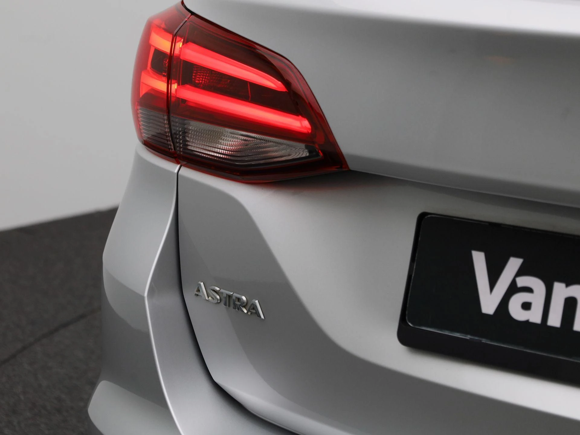 Opel-Astra-image-35