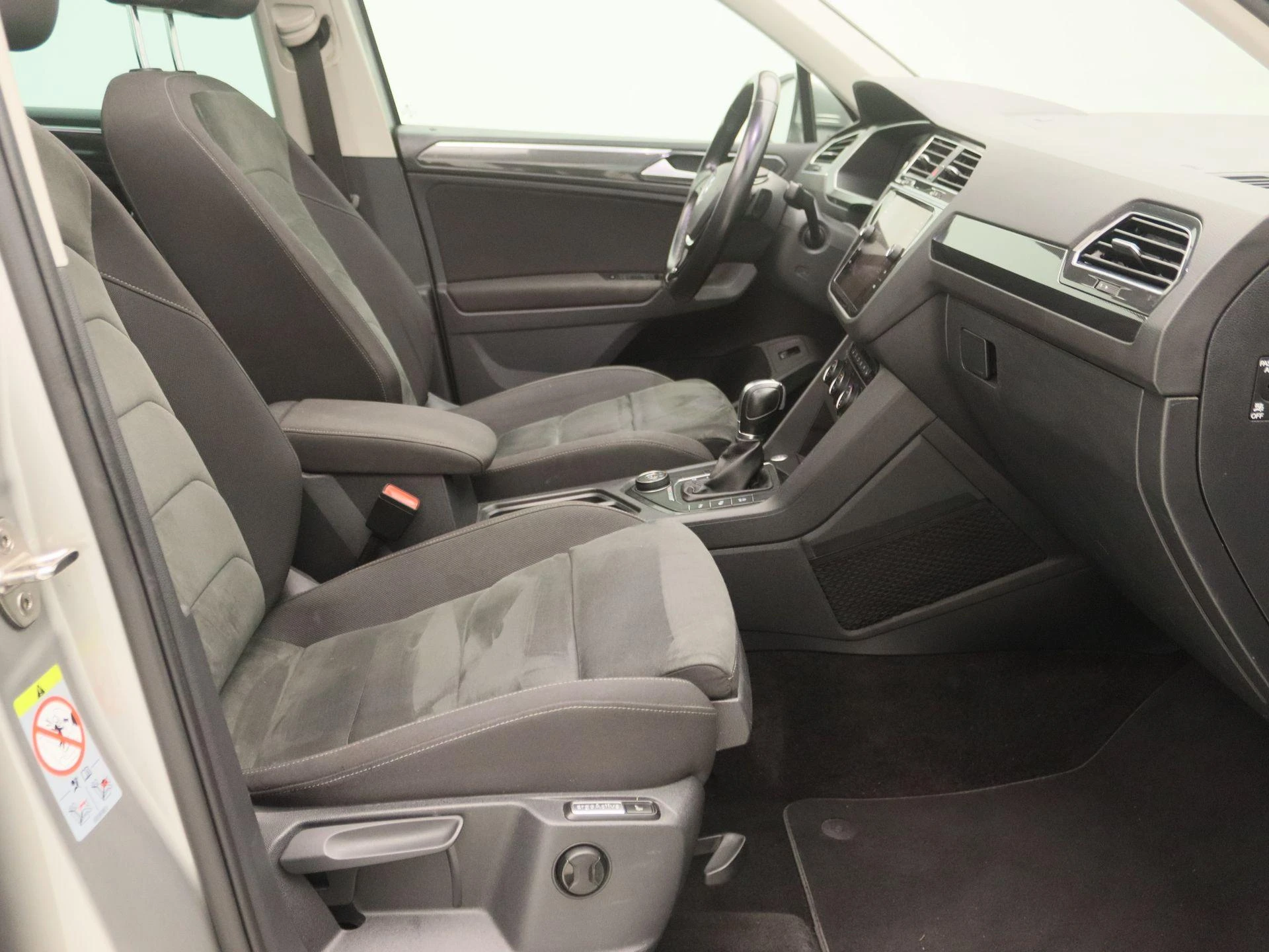 Volkswagen-Tiguan-image-26