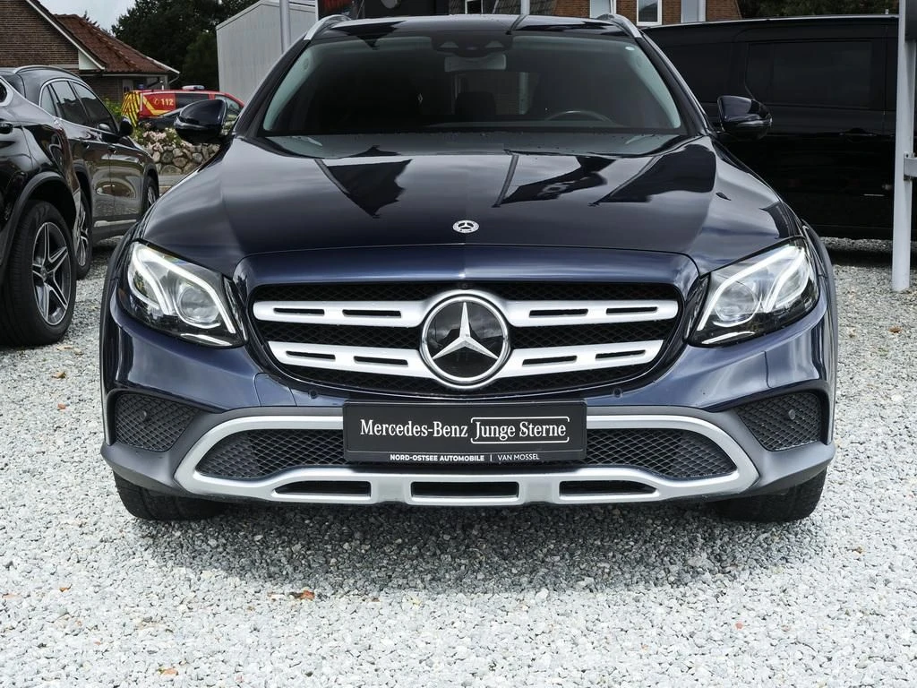 Mercedes-Benz-E-Klasse 220-image-2