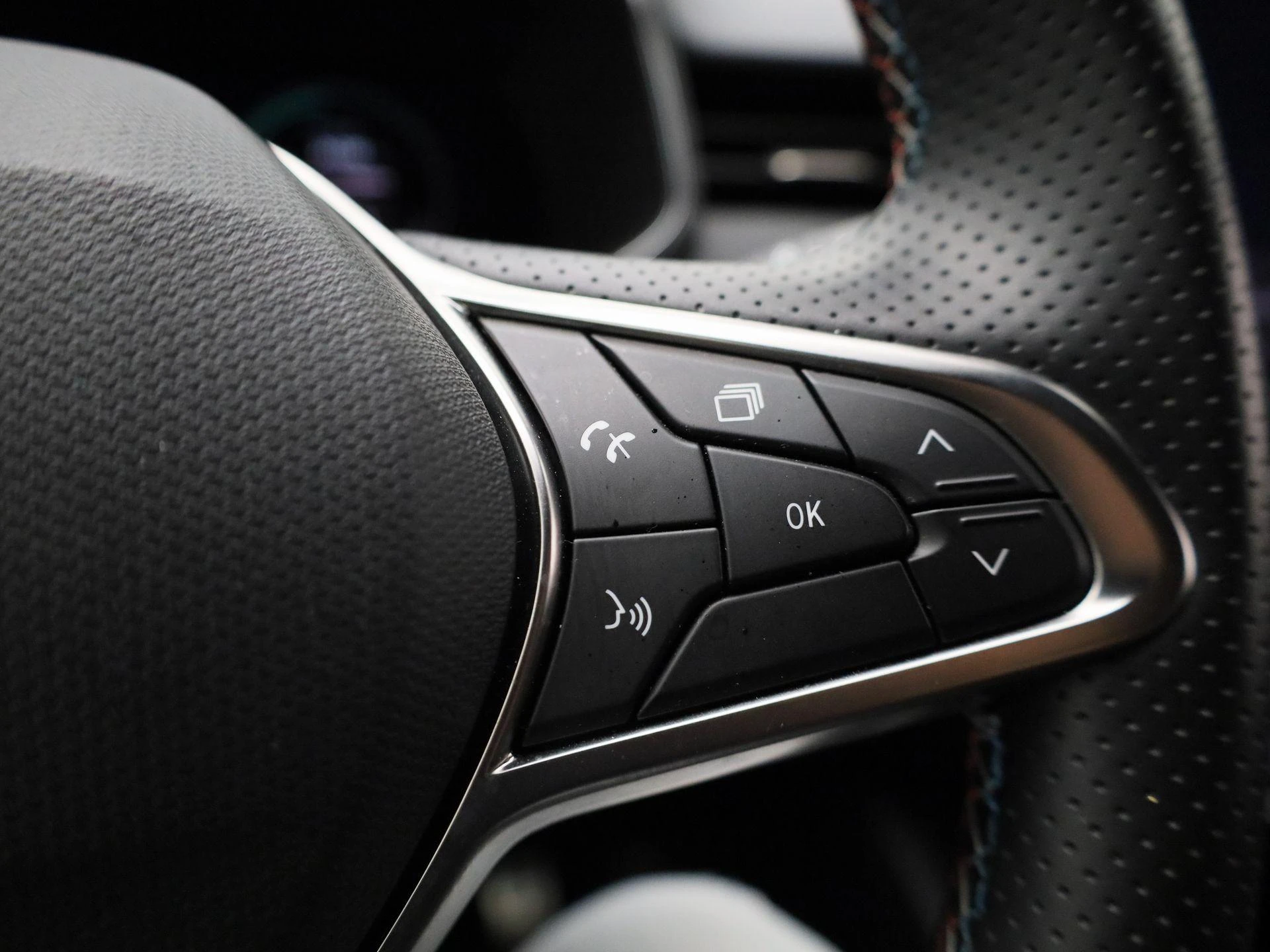 Renault-Clio-image-18