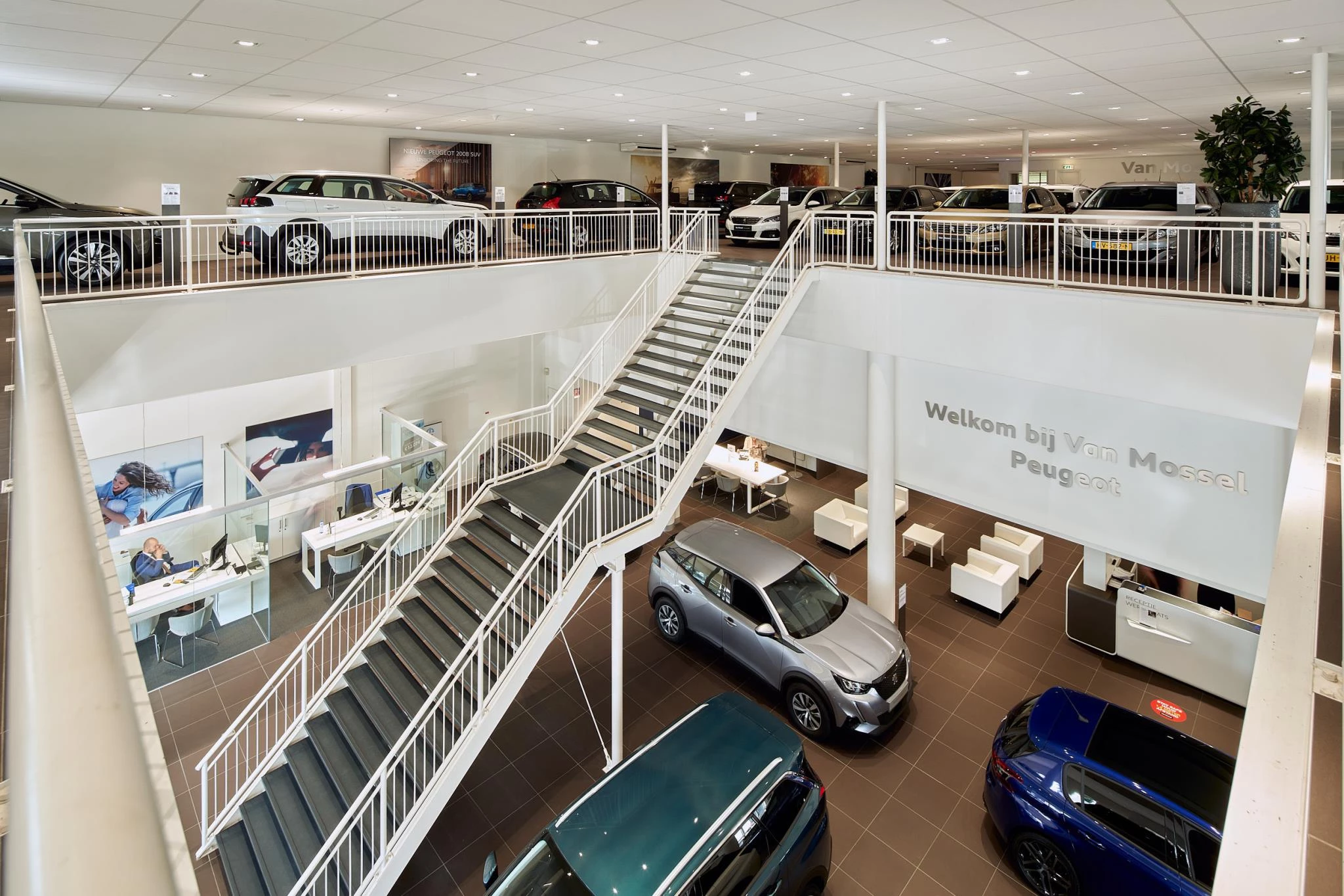 Peugeot-e-208-image-30