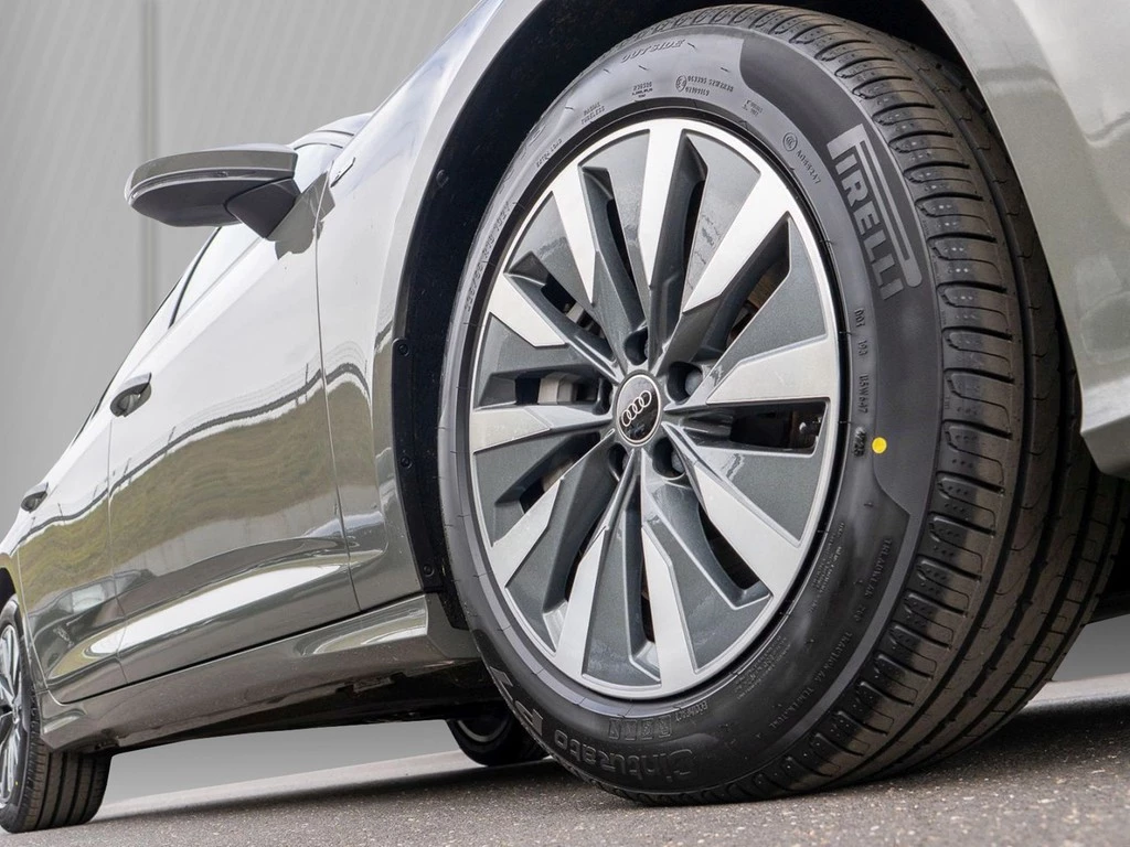 Audi A6 Avant 50 TFSIe S line Matrix ACC Kamera PDC+