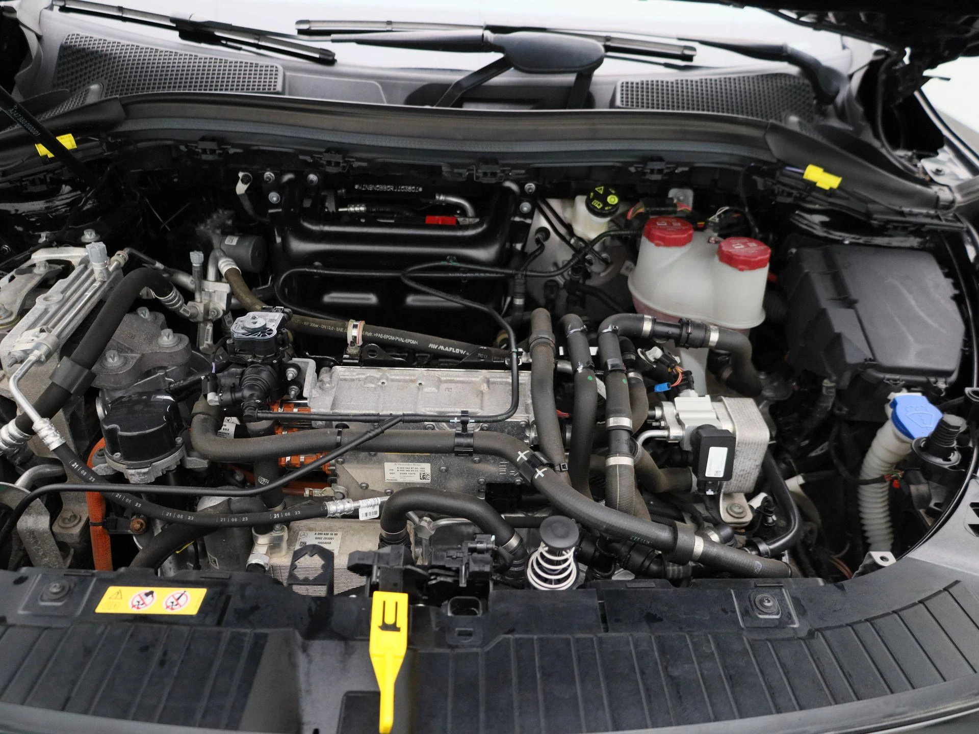 Mercedes-Benz-EQA-image-31