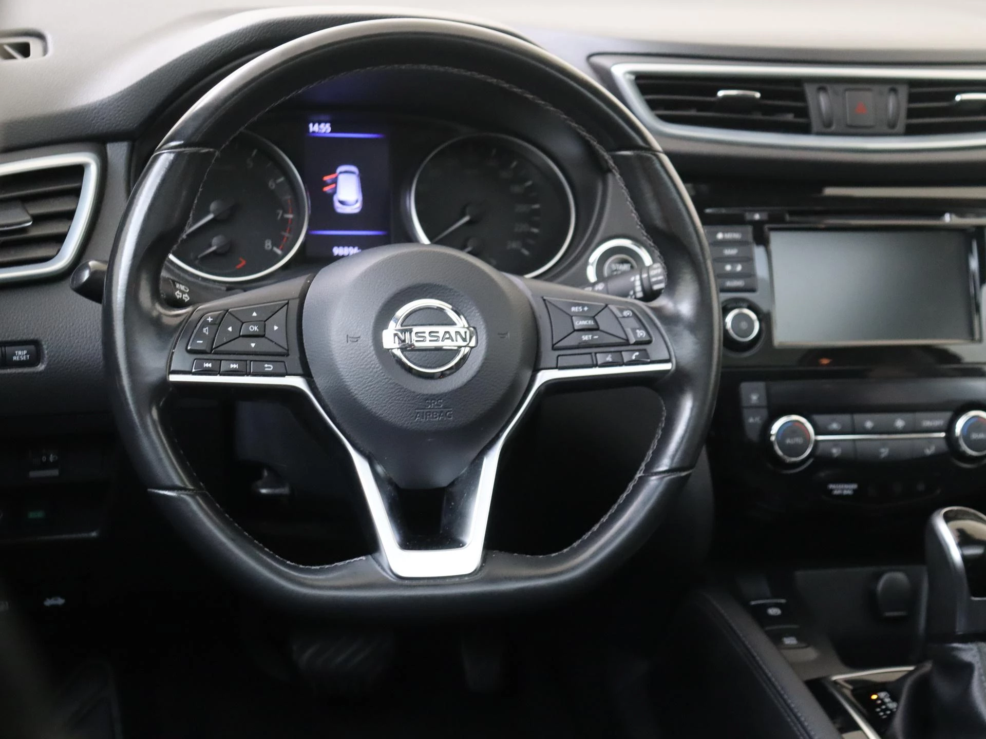 Nissan-QASHQAI-image-9