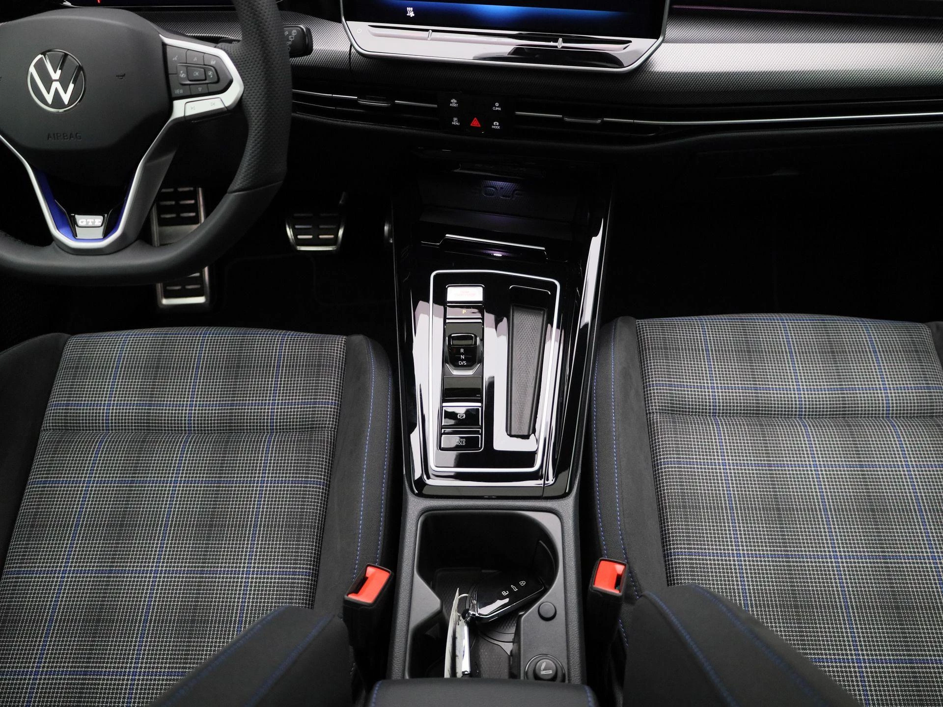 Volkswagen-Golf-image-8