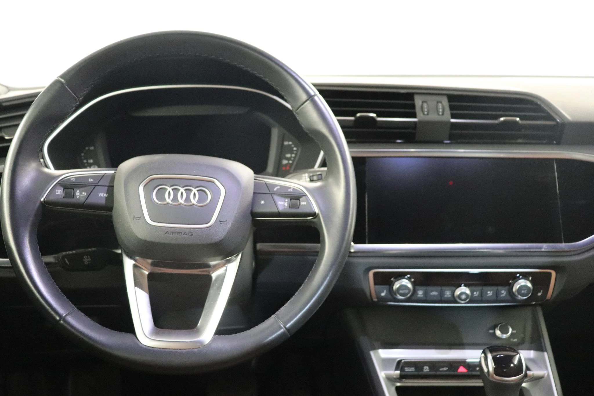 Audi-Q3-image-11