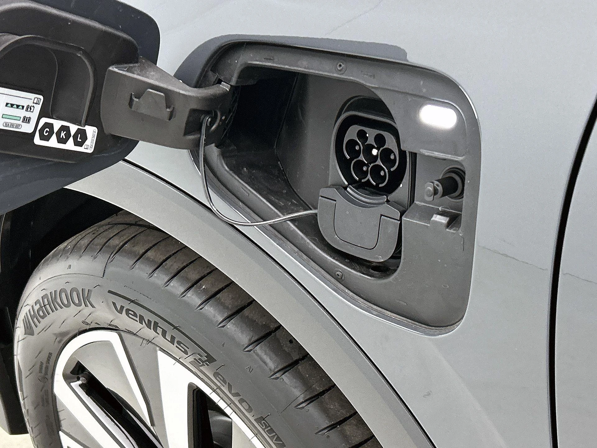 Volkswagen-Tiguan-image-10