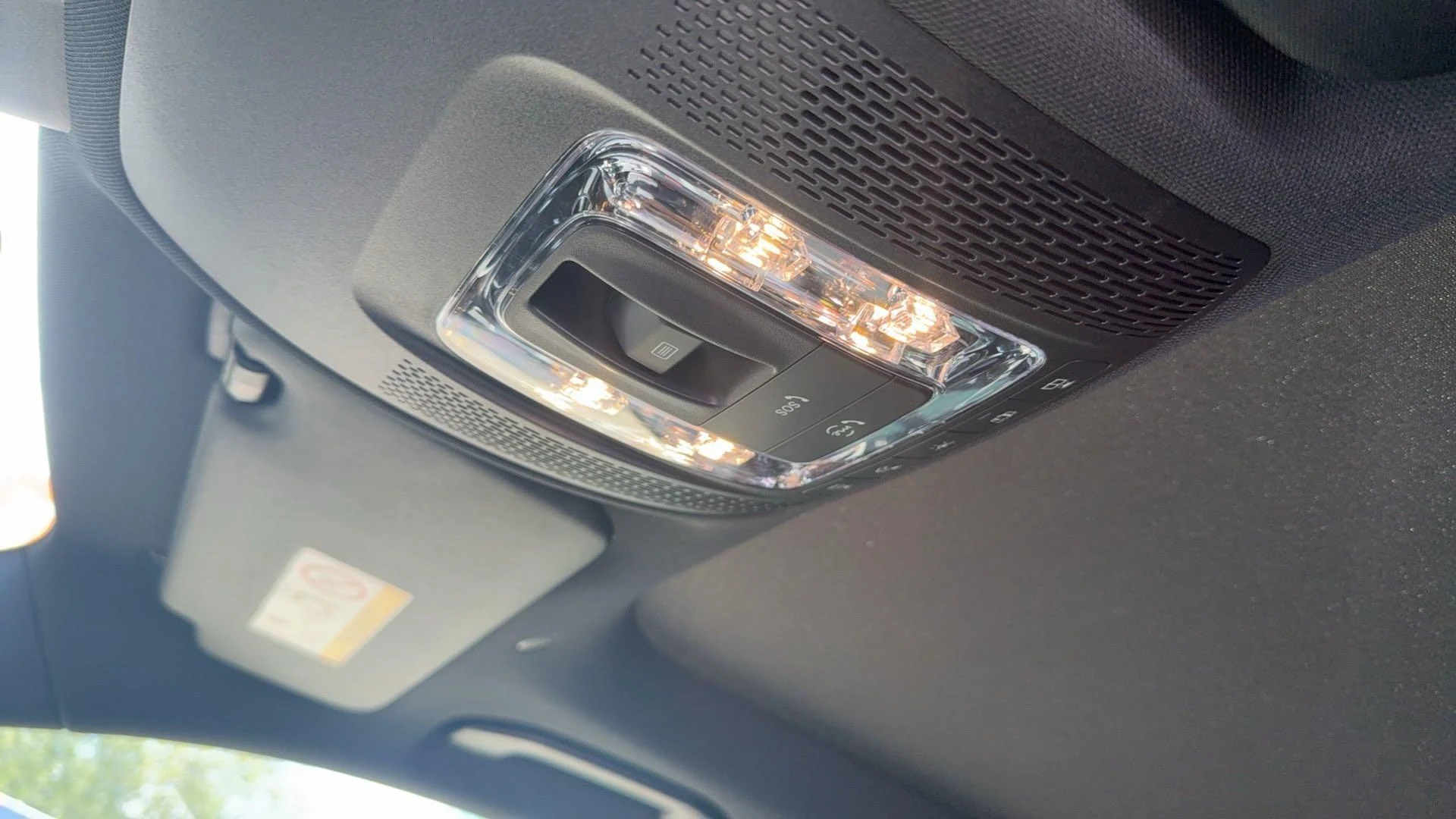 Mercedes-Benz-B-Klasse-image-8