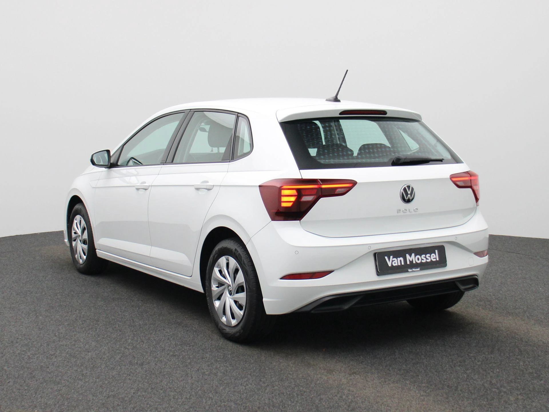Volkswagen-Polo-image-1
