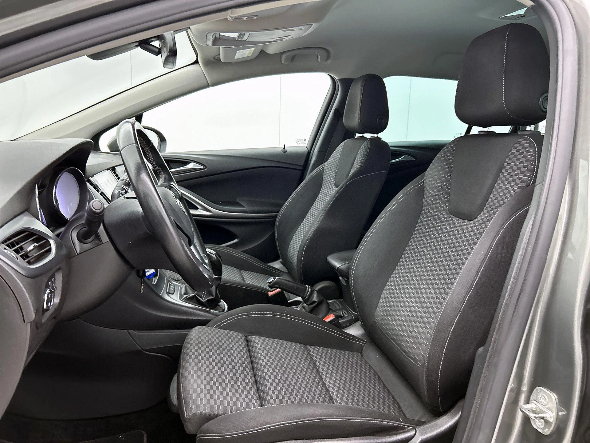 Opel-Astra-image-34